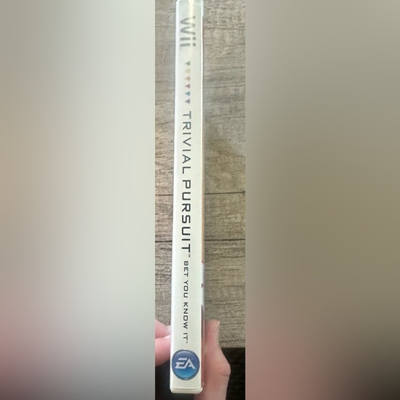 Wii Trivial Pursuit Bet You Know It Game With Case - Picture 5 of 9